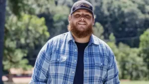 Luke Combs as seen in a post (Luke Combs / Instagram)