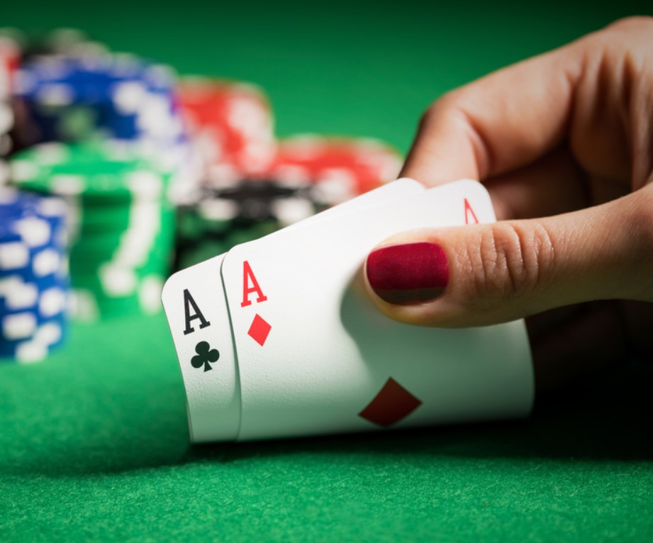 Mastering the Art of Texas Holdem A Guide for Professional Poker Players